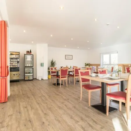 130m² Ferienwohnung 3,5 Schlafzimmer Fur 7 Personen * Woerrstadt