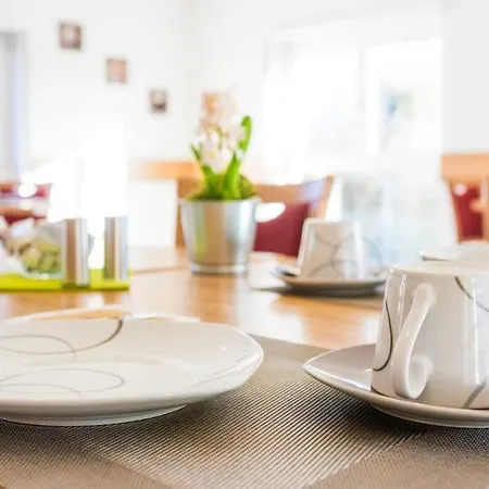 130m² Ferienwohnung 3,5 Schlafzimmer Fur 7 Personen * Woerrstadt